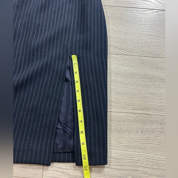 Michel Rene Vintage Elegant Navy Pinstripe Midi Skirt - Picture 10 of 10